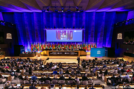 제42차 유네스코 총회 11월 7일 - 22일 열려